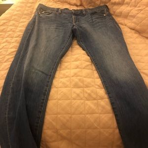 Madewell- the slim boyfriend jean